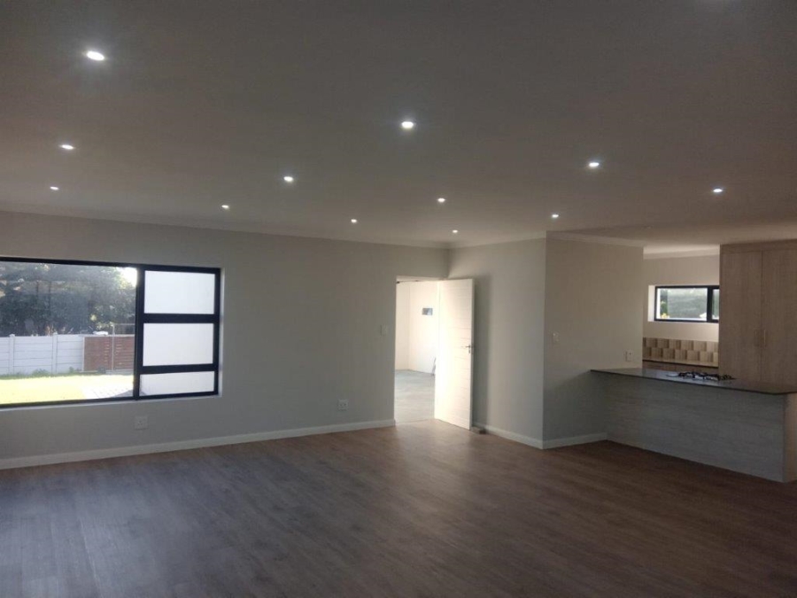 3 Bedroom Property for Sale in Paradise Beach Eastern Cape